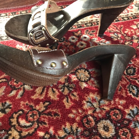 COPY - Bakers size 7 sandals - Picture 2 of 4